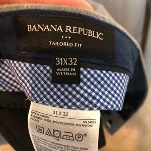 Like new- Banana republic light gray suit-tailored